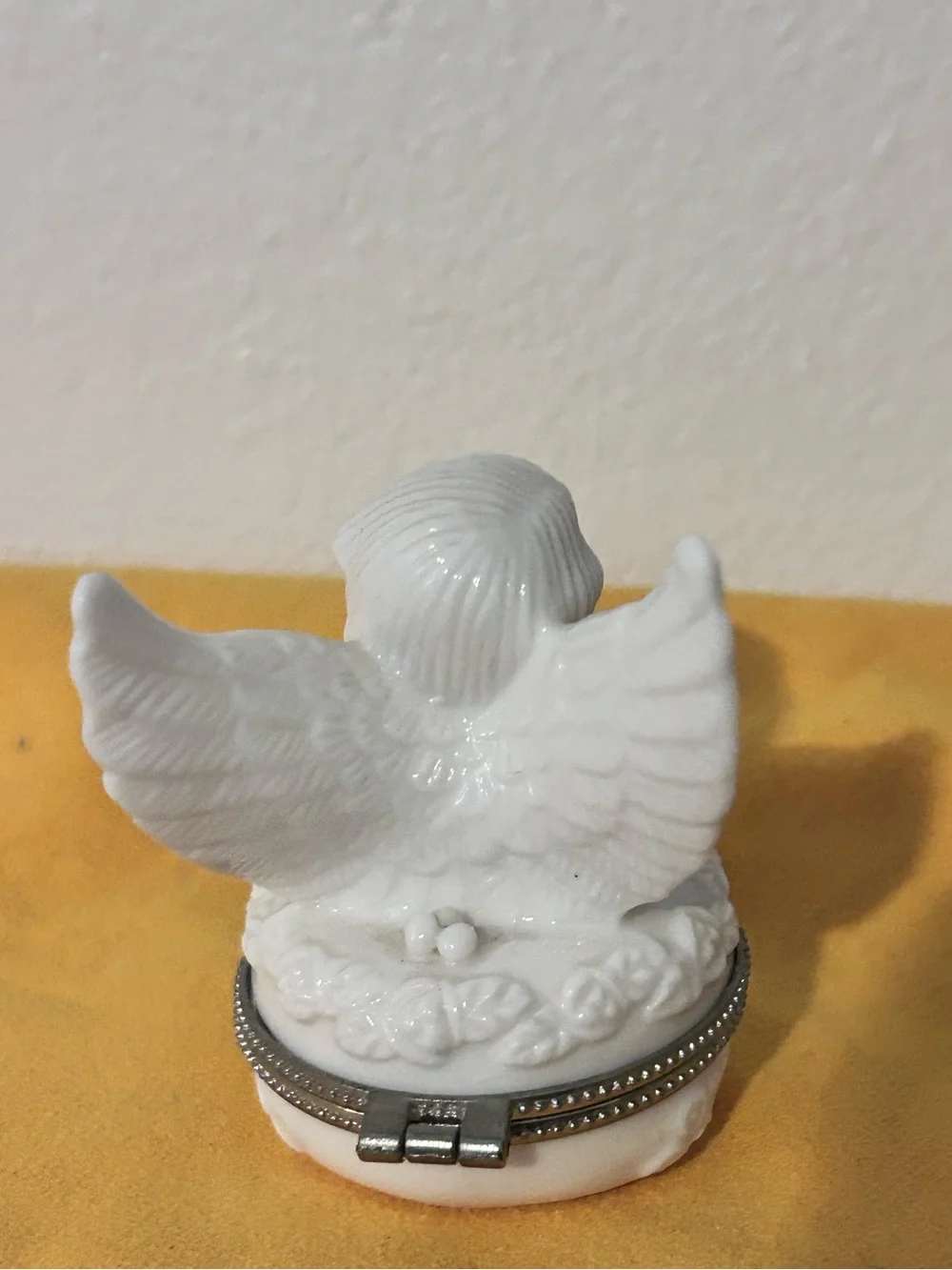 Cherub Angel Trinket Box White Porcelain Antiqued Gold Trim VTG Style Approx 2”